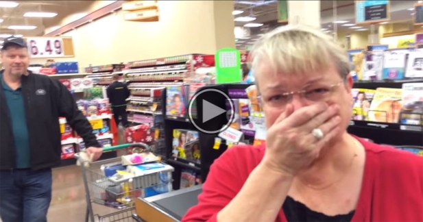When She’s At Checkout,  Someone Taps Her Shoulder. She’ll Never Forget This.