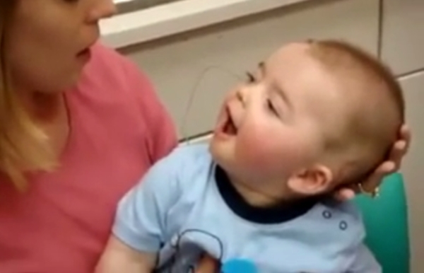 Born Deaf,Baby Hears His Mother’s Voice For The First Time.