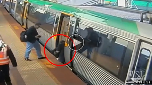 Train Passenger Gets Leg Stuck, What Happened Next Will Biow Your Mind