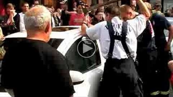 Neighbors Heard Cries Coming From A Hot Car, You Won’t Believe What Was Trapped Inside.INCREDIBLE!