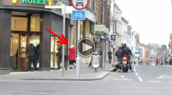 Granny Takes Down A Gang Of Robbers With Her Purse.