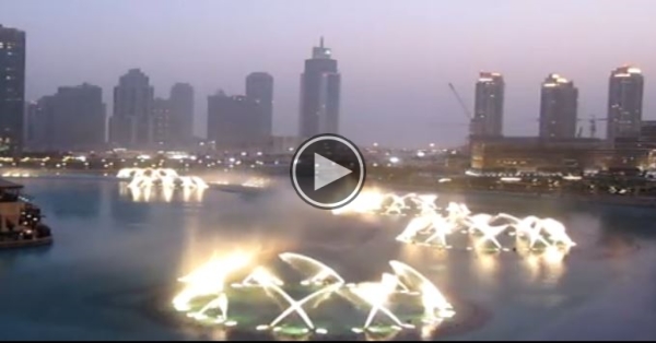 Dubai Fountains Dance to Whitney Houston’s “I Will Always Love You”.