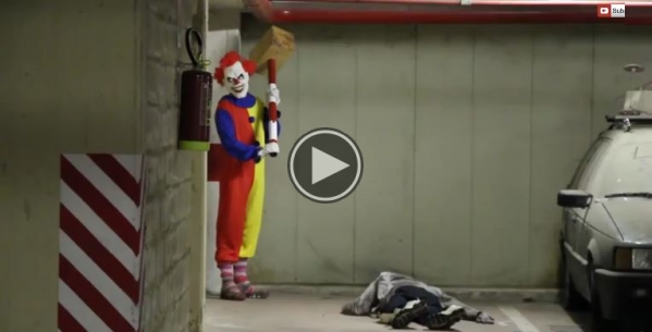 Killer Clown Scare Prank.