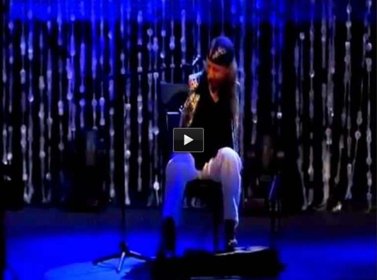 What This Armless Guitarist Did On Stage Will Blew Everyone
