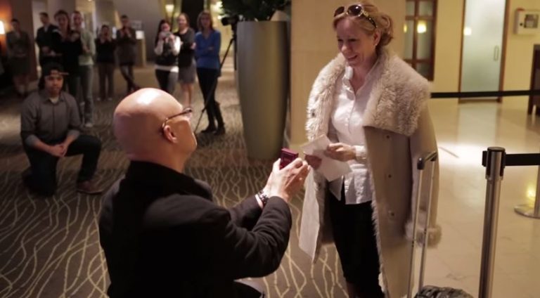 Even After 16 Years, This Man Knows How To Make His Wife Feel Like The Only Woman In The World