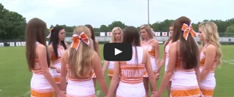 They Were Banned From Praying, But These Cheerleaders Decided To Do It Anyway..