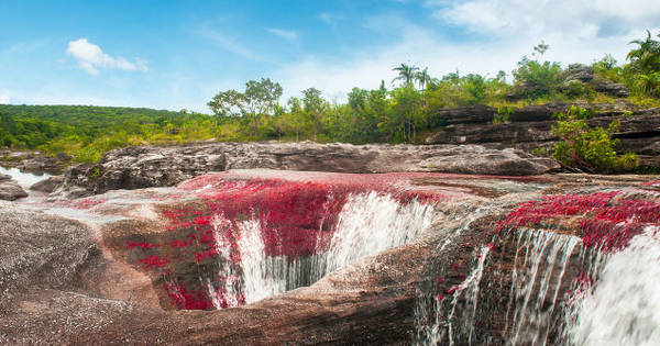 It Shouldn’t Be Possible For These 12 Colorful Bodies Of Water To Exist, But Wow…