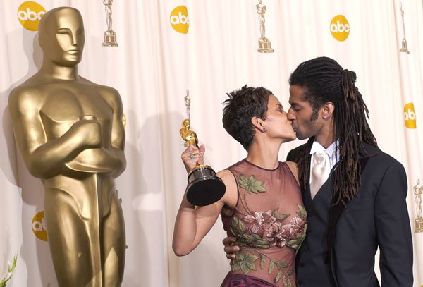 20 Actresses Who Split From Their Partner After Winning An Oscar