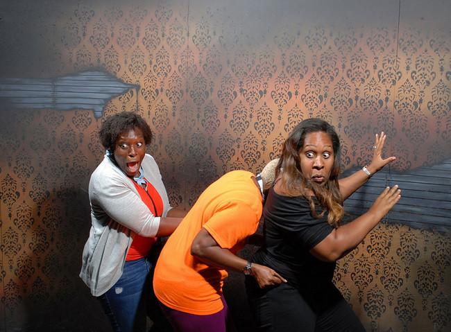20 Of The Best Haunted House Reactions Photographed