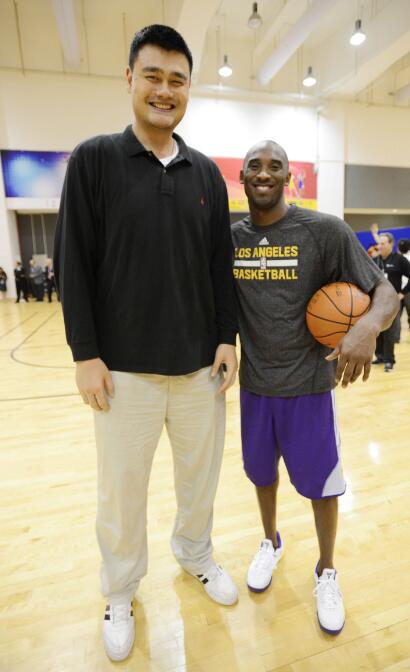 Yao Ming real life giants Real Life Human Giants Who Have Ever Existed